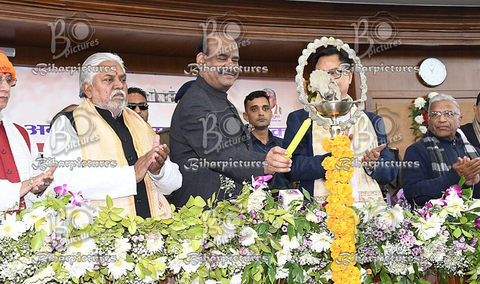 Patna, February 7, 2026: Lok Sabha Speaker Shri Om Birla arrived in Patna to attend a lecture programme on the theme “Empowered Legislators, Empowered Democracy”, organized on the occasion of the Bihar Legislative Assembly Foundation Day.